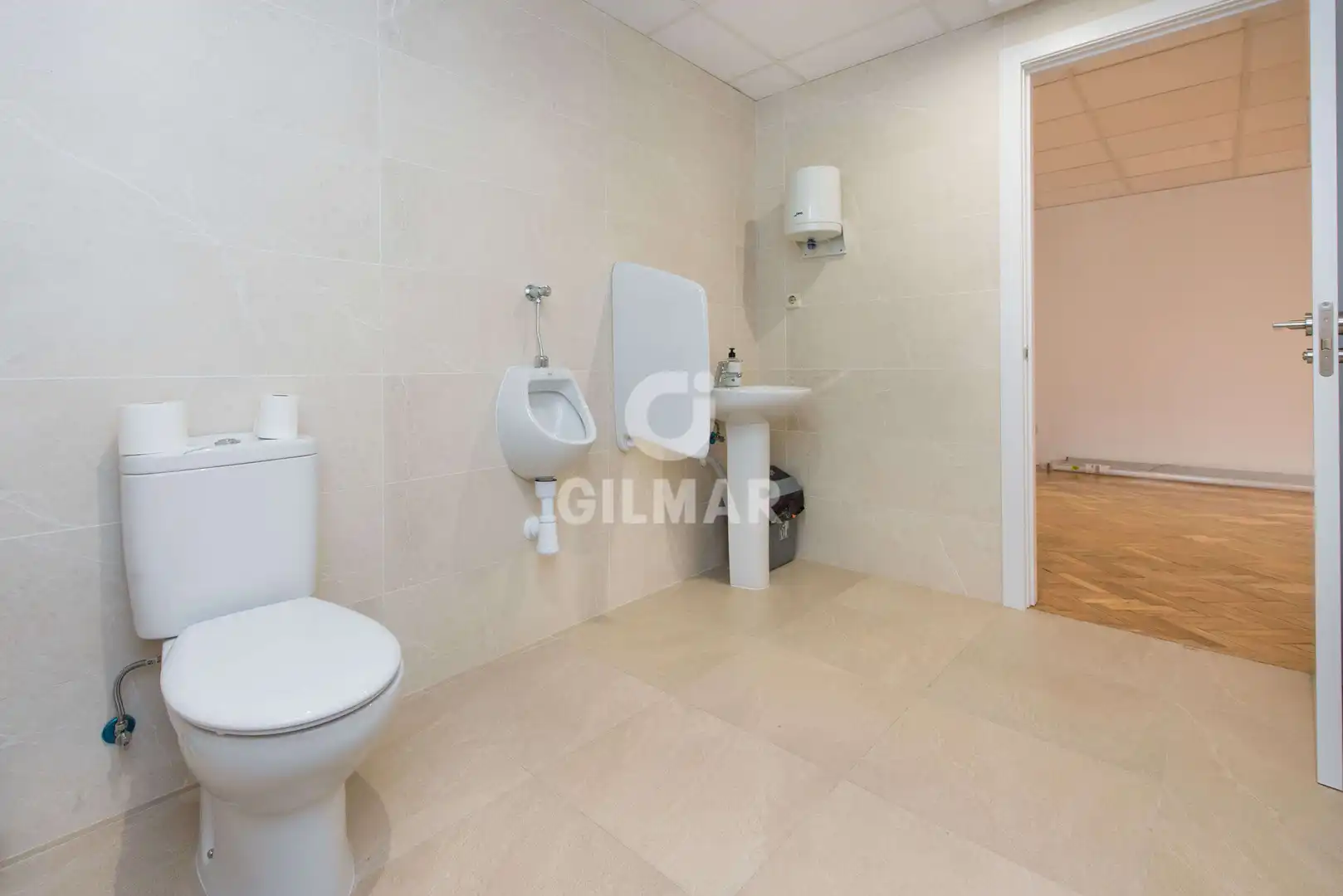 Badezimmer von Büro zum Verkauf in Madrid mit Heizung