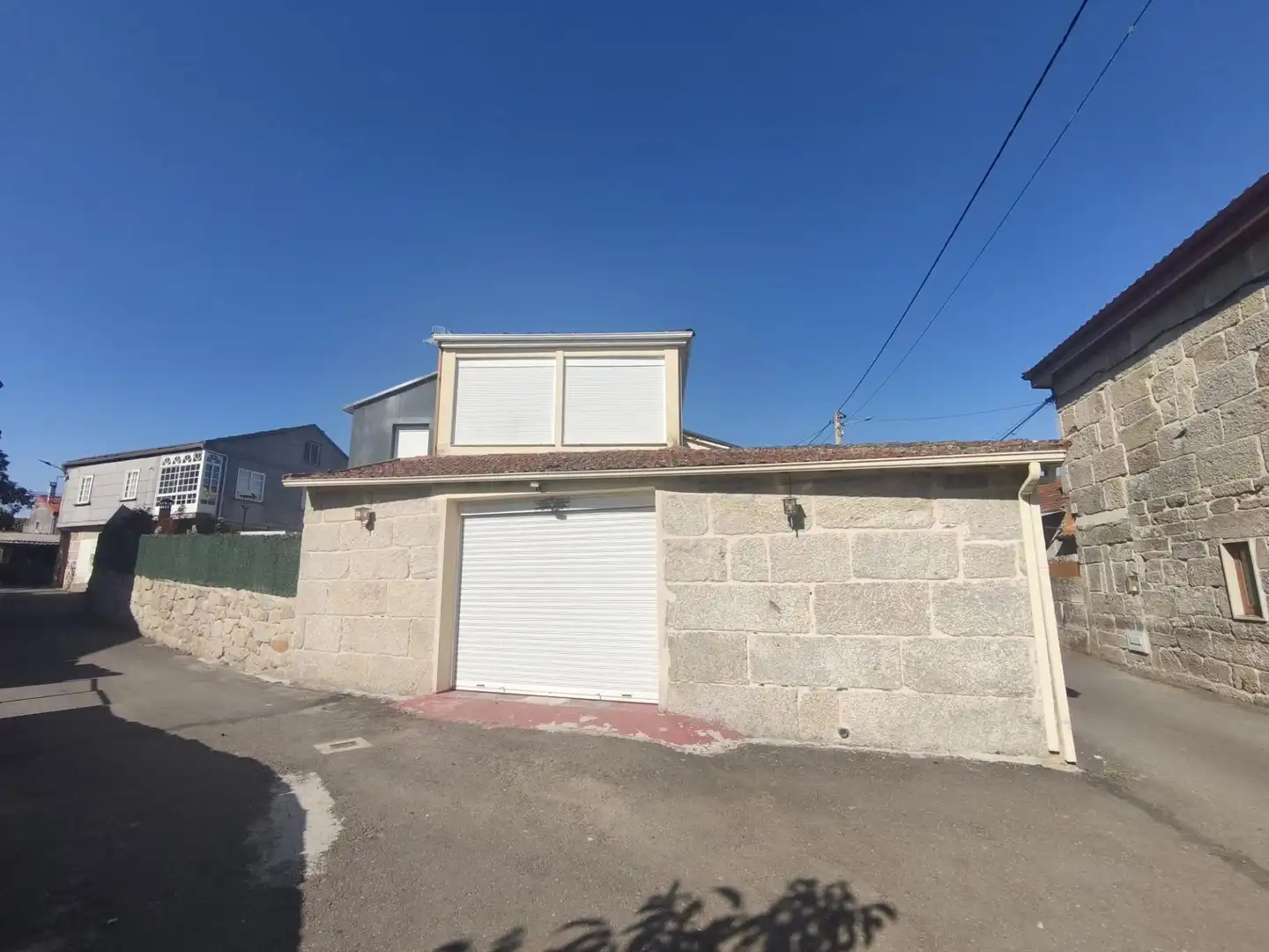 Vista exterior de Casa adosada en venta en O Carballiño   con Calefacción, Terraza y Piscina