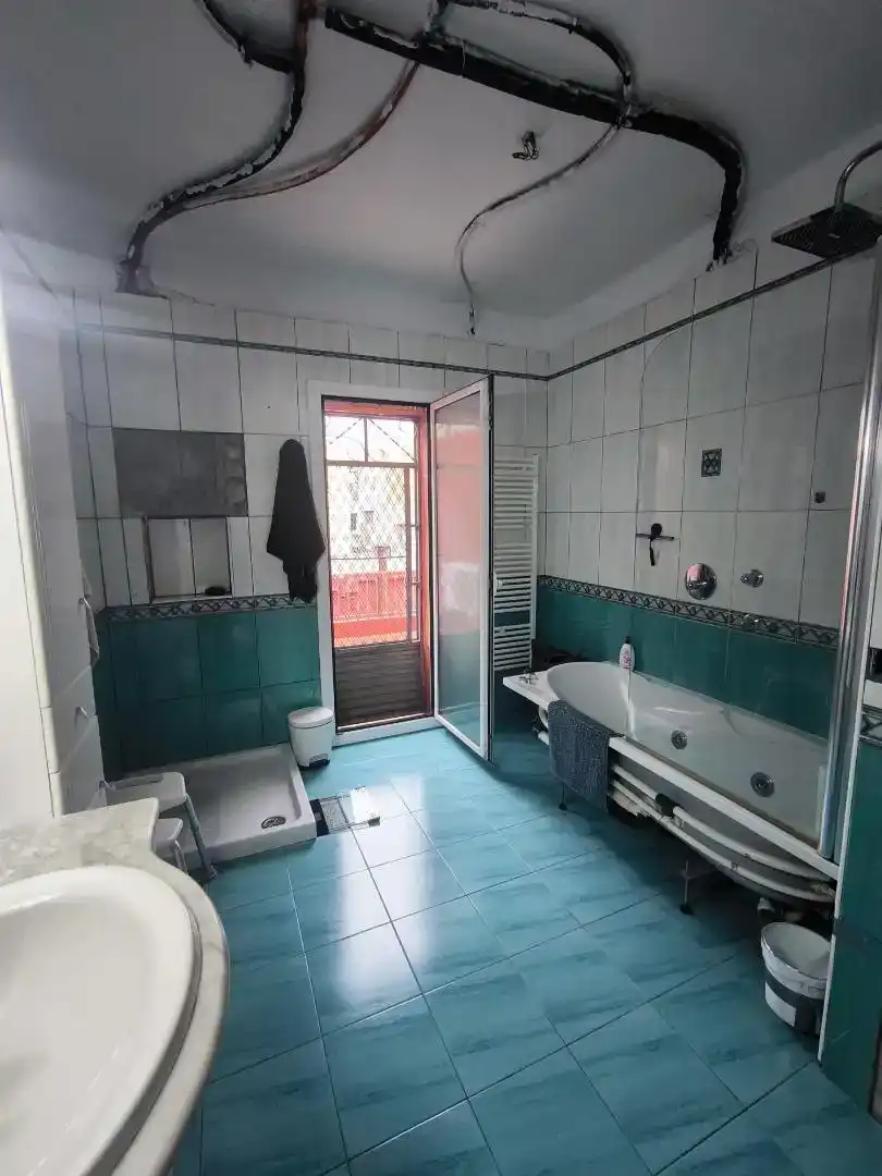 Baño de Casa adosada en venta en Figueres con Aire acondicionado, Trastero y Horno