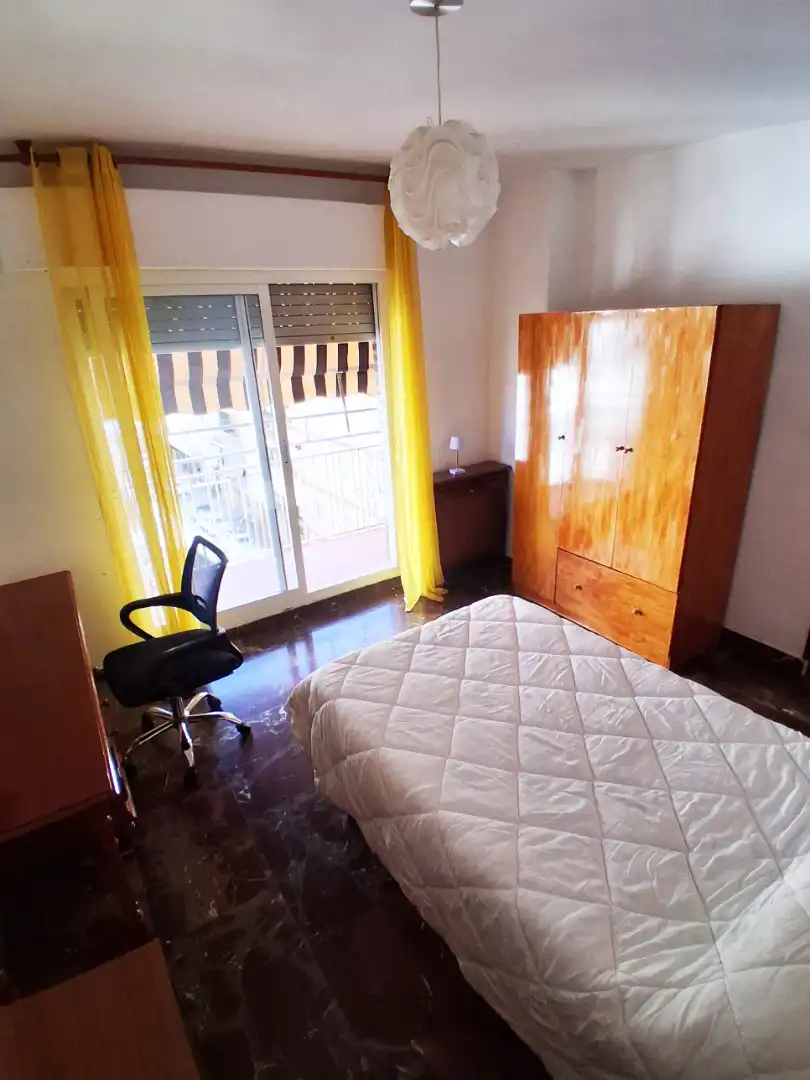 Bedroom of Flat for share in Granada  with Heating, Furnished and Oven