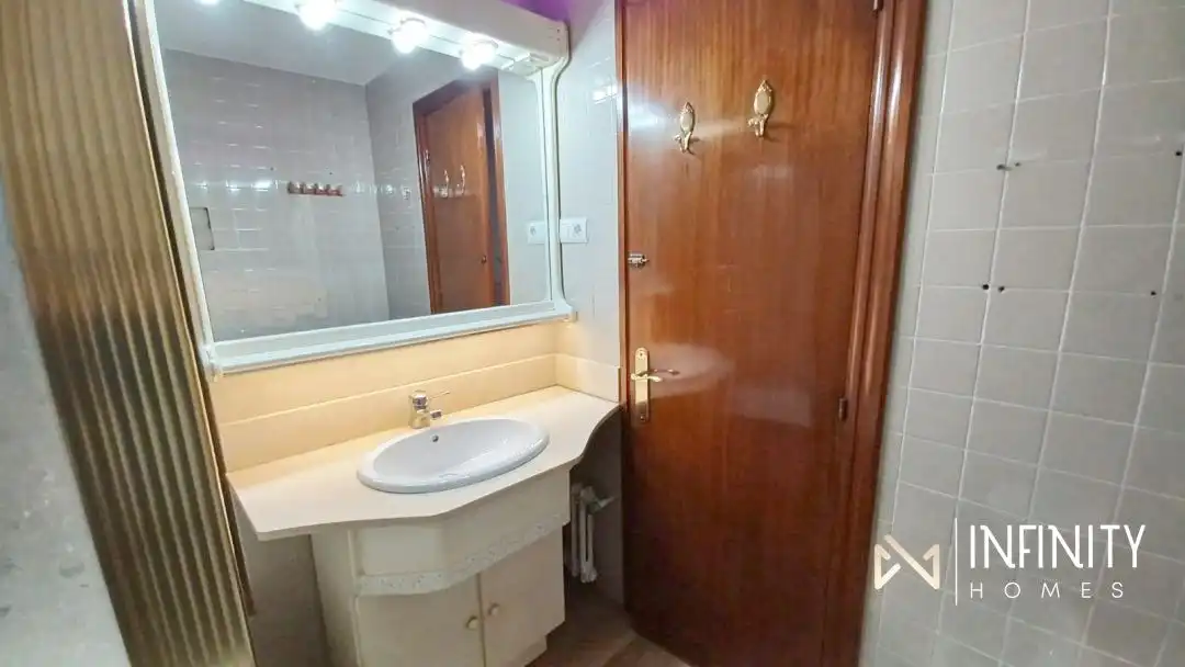 Badezimmer von Wohnung zur Miete in Bilbao  mit Terrasse