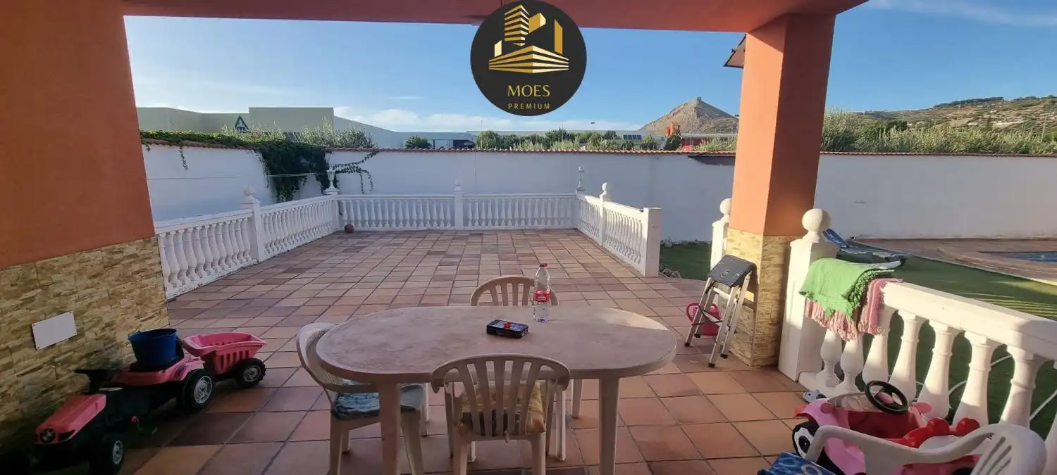 Casa con terraza en venta en Martos, imagen 9