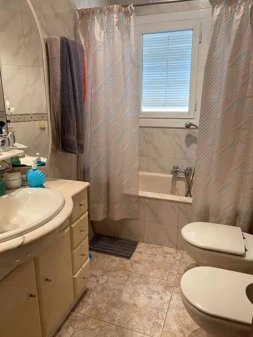 Bany de Casa o xalet en venda en Lleida amb Aire condicionat, Calefacció i Jardí privat