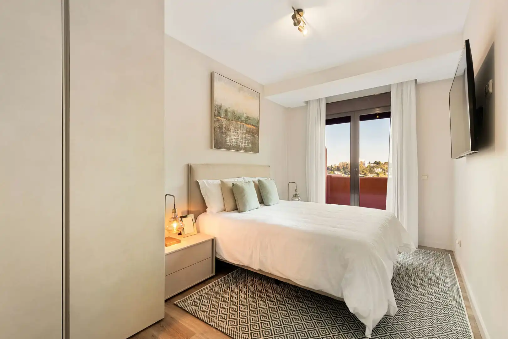 Habitación de Apartamento en venta en Estepona con Terraza, Piscina y Piscina comunitaria