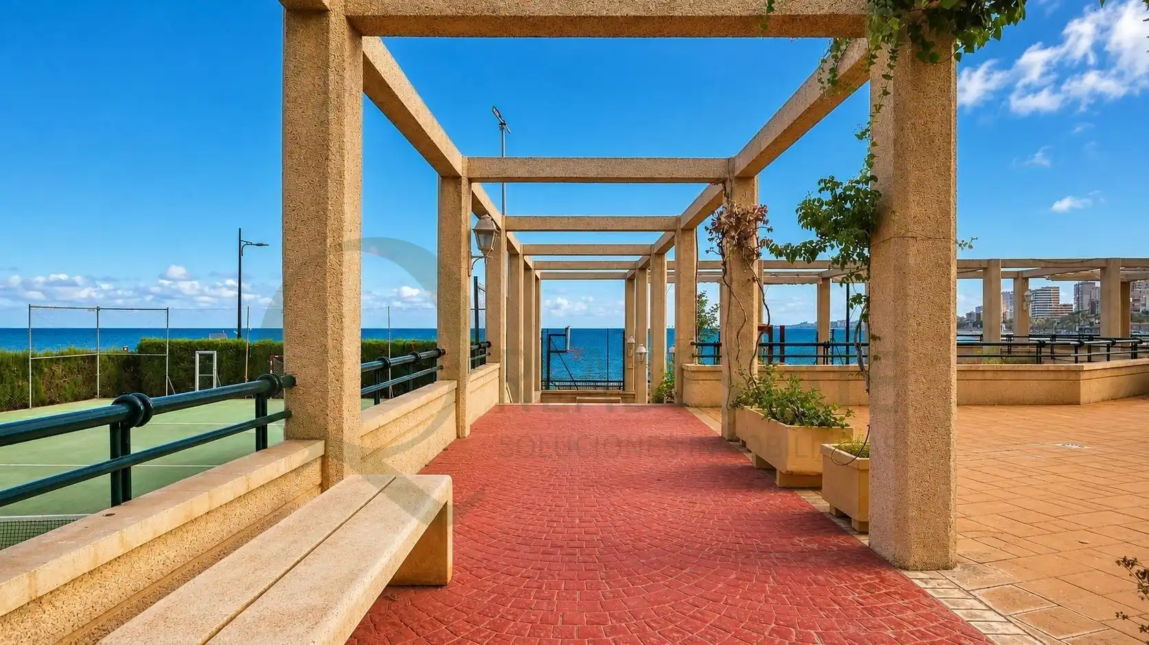 Terrasse von Wohnung zur Miete in El Campello mit Heizung, Privatgarten und Terrasse