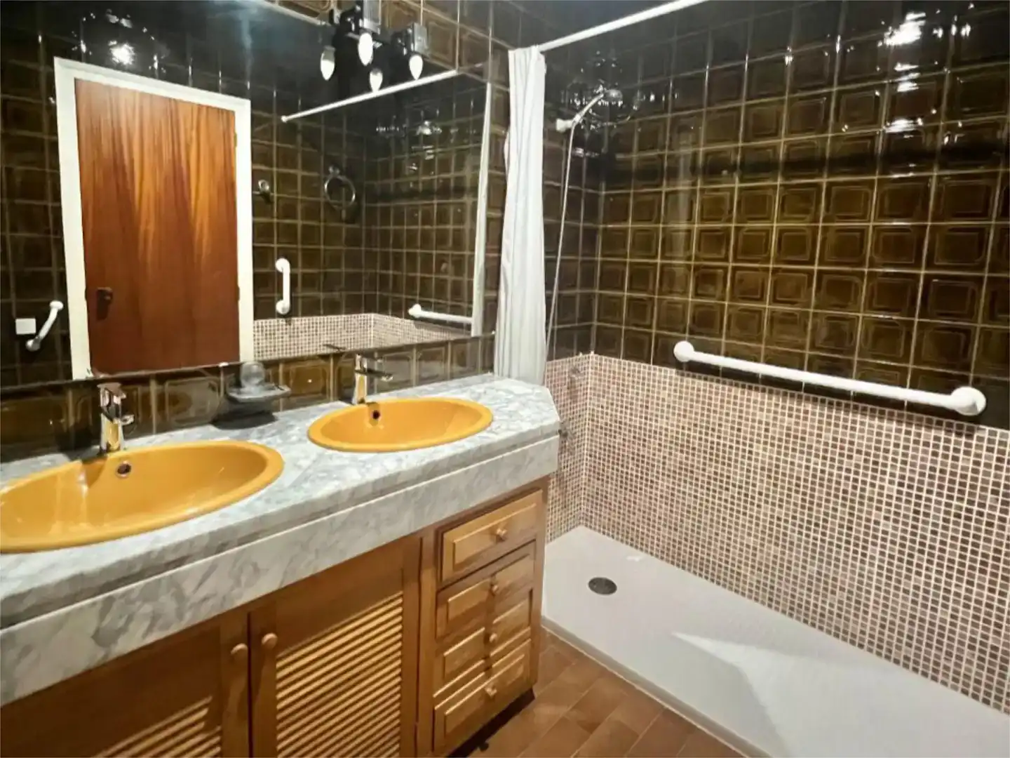 Bany de Casa o xalet en venda en Pallejà amb Piscina i Balcó