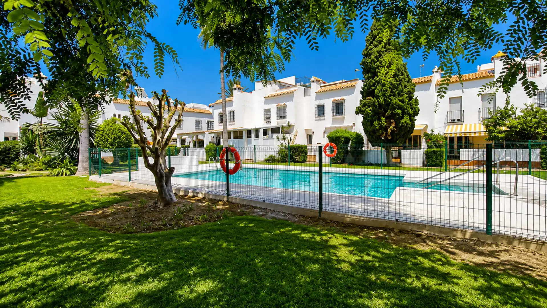 Jardí de Casa adosada en venda en Casares amb Jardí privat, Terrassa i Traster
