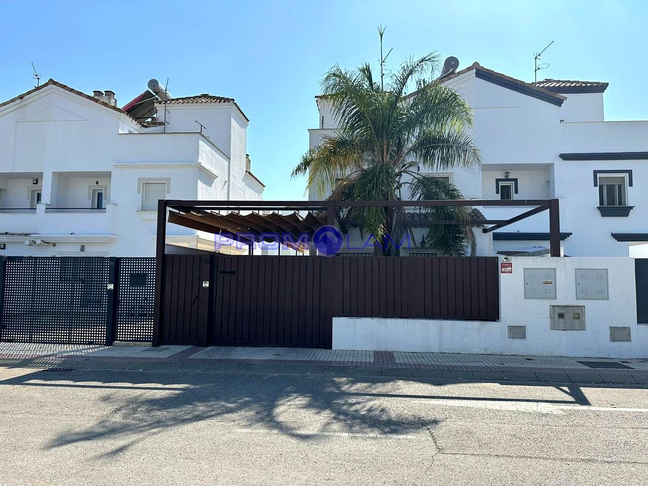 Exterior view of House or chalet for sale in Bollullos de la Mitación  with Air Conditioner, Private garden and Swimming Pool