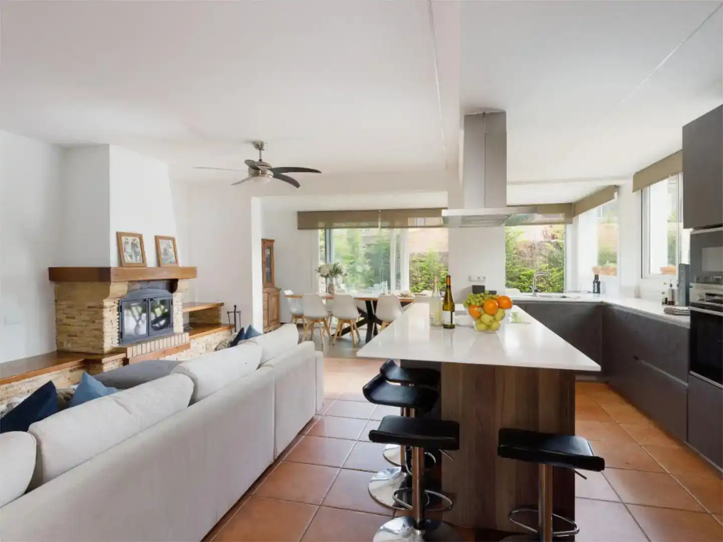 Sala de estar de Casa o chalet en venta en Tordera con Aire acondicionado, Piscina y Balcón