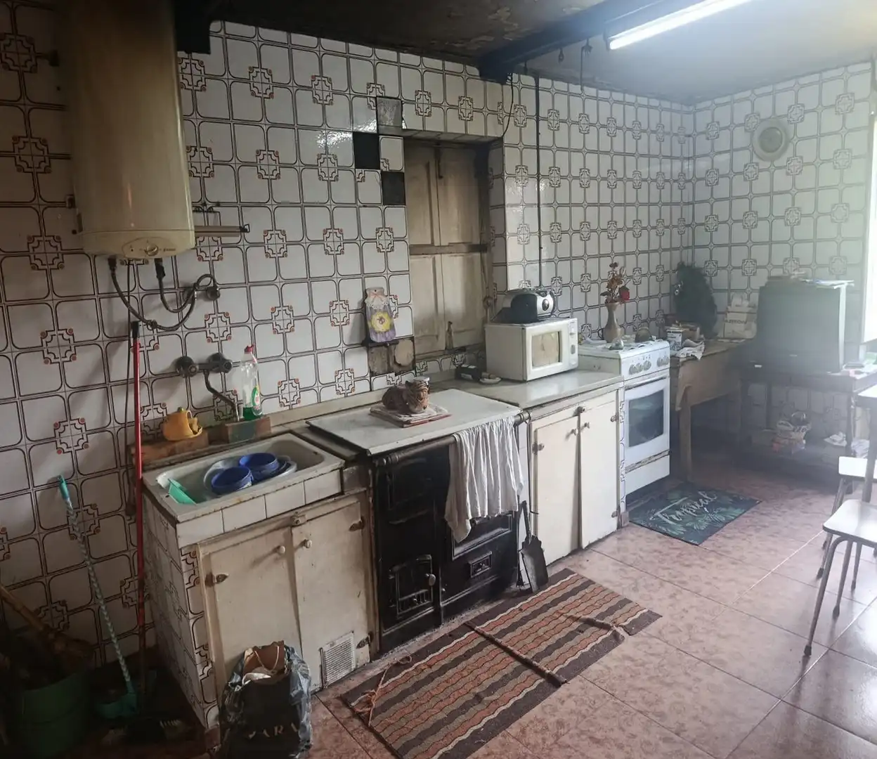 Cuina de Finca rústica en venda en Pravia amb Jardí privat, Moblat i Forn