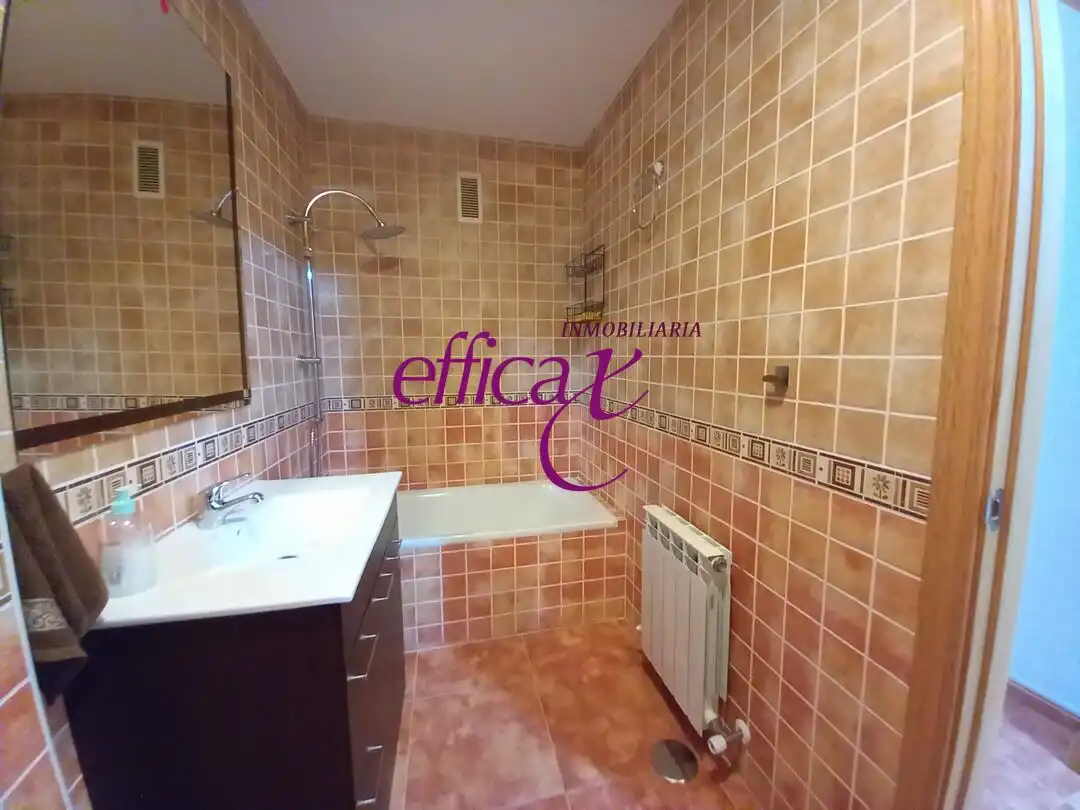 Baño de Piso en venta en Torrijos con Aire acondicionado y Calefacción