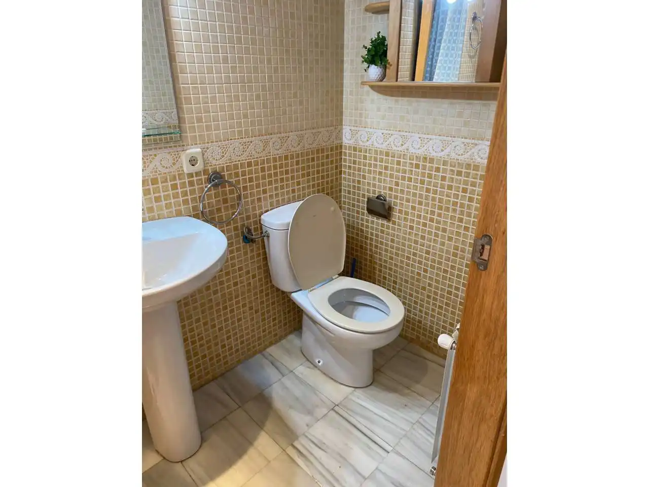 Baño de Piso de alquiler en Noblejas con Calefacción, Trastero y Amueblado