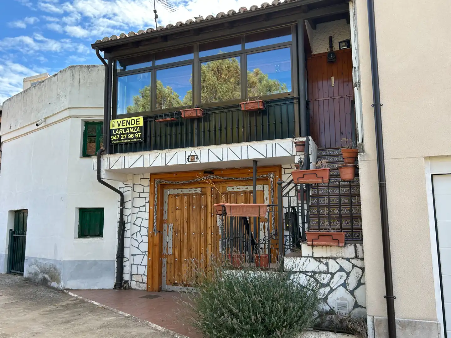 Vista exterior de Casa adosada en venta en Presencio con Calefacción, Jardín privado y Terraza