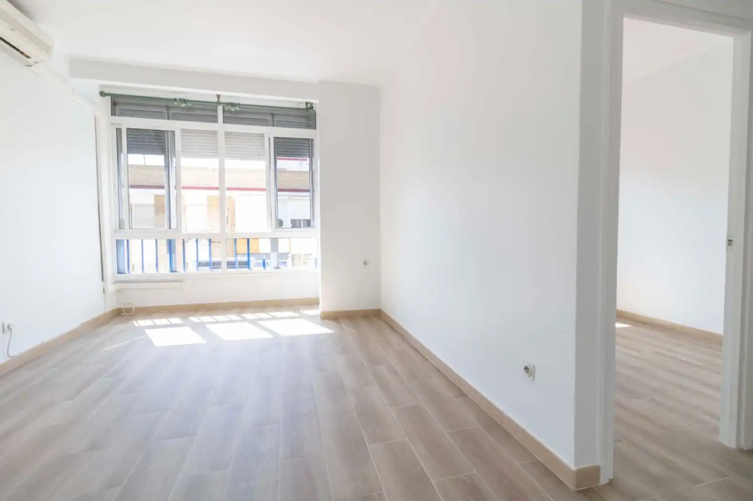 Flat with lift to rent in Triana, imagen 2