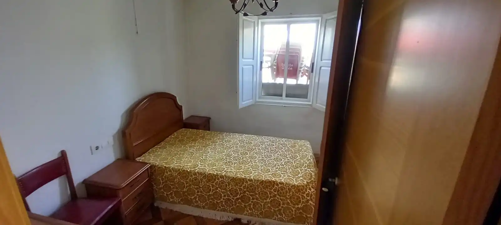 Schlafzimmer von Haus oder Chalet zum Verkauf in Cambados mit Abstellraum, Möbliert und Ofen