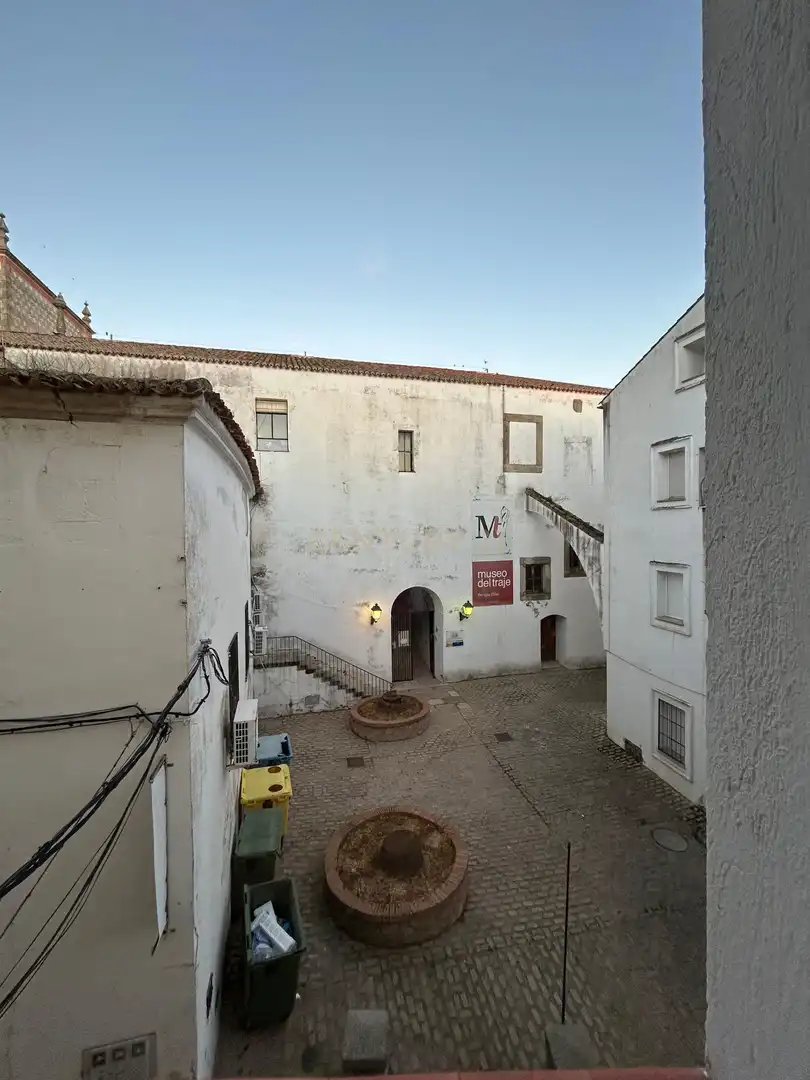Vista exterior de Edifici en venda en Trujillo