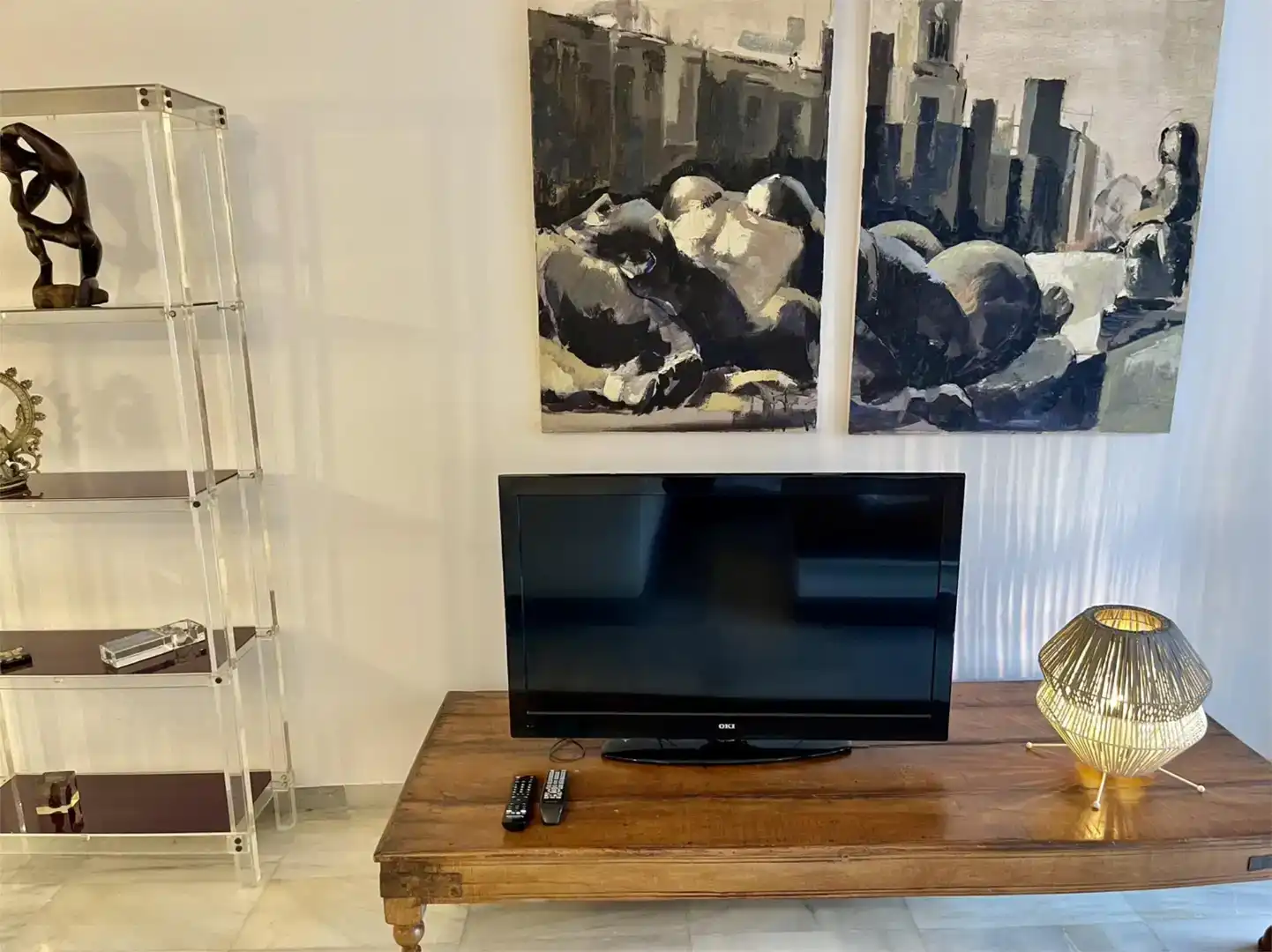Wohnzimmer von Erdgeschoss zur Miete in Marbella mit Klimaanlage und Schwimmbad