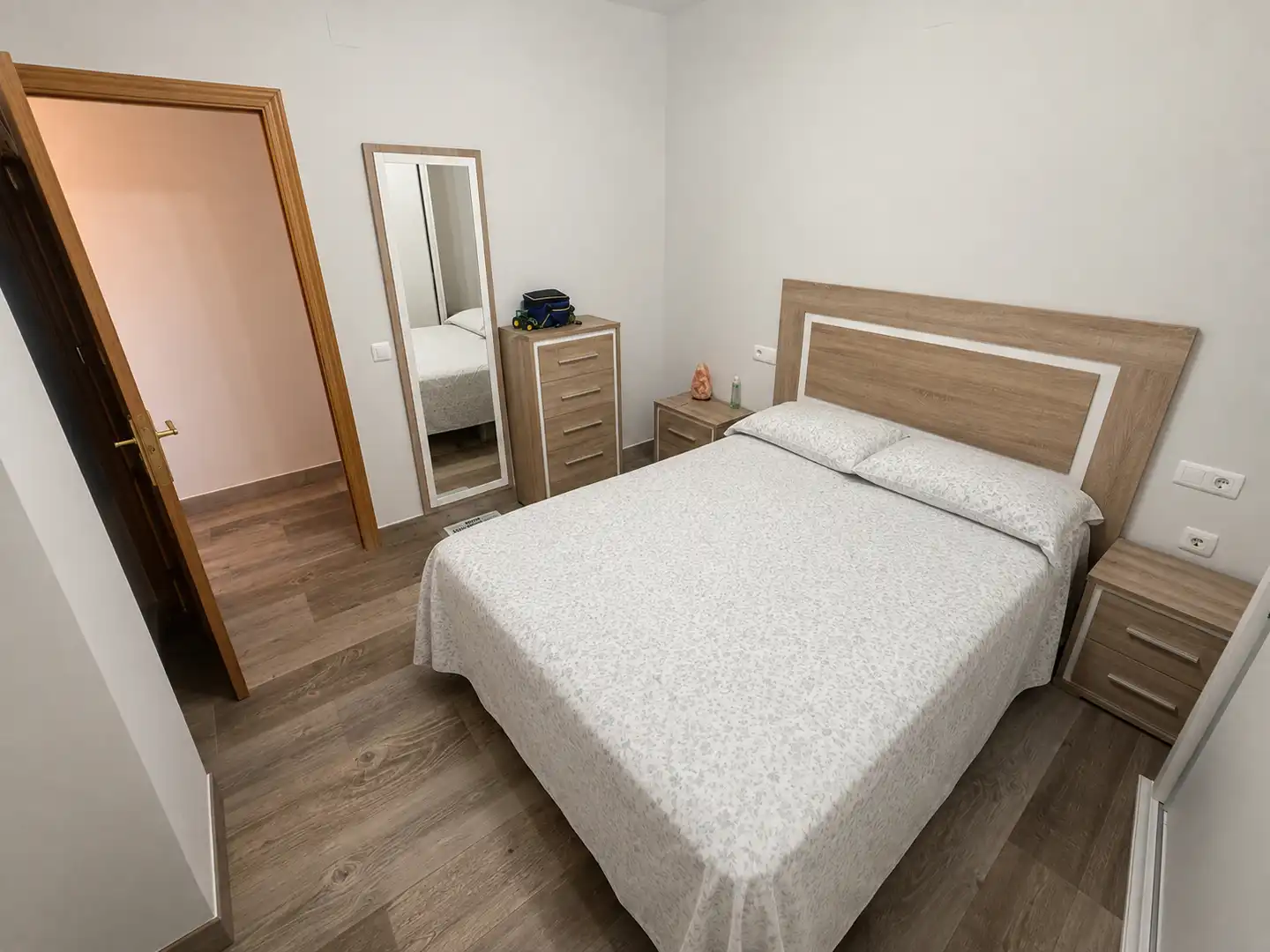 Flat with terrace for sale in Calle Ángel Izquierdo, imagen 6