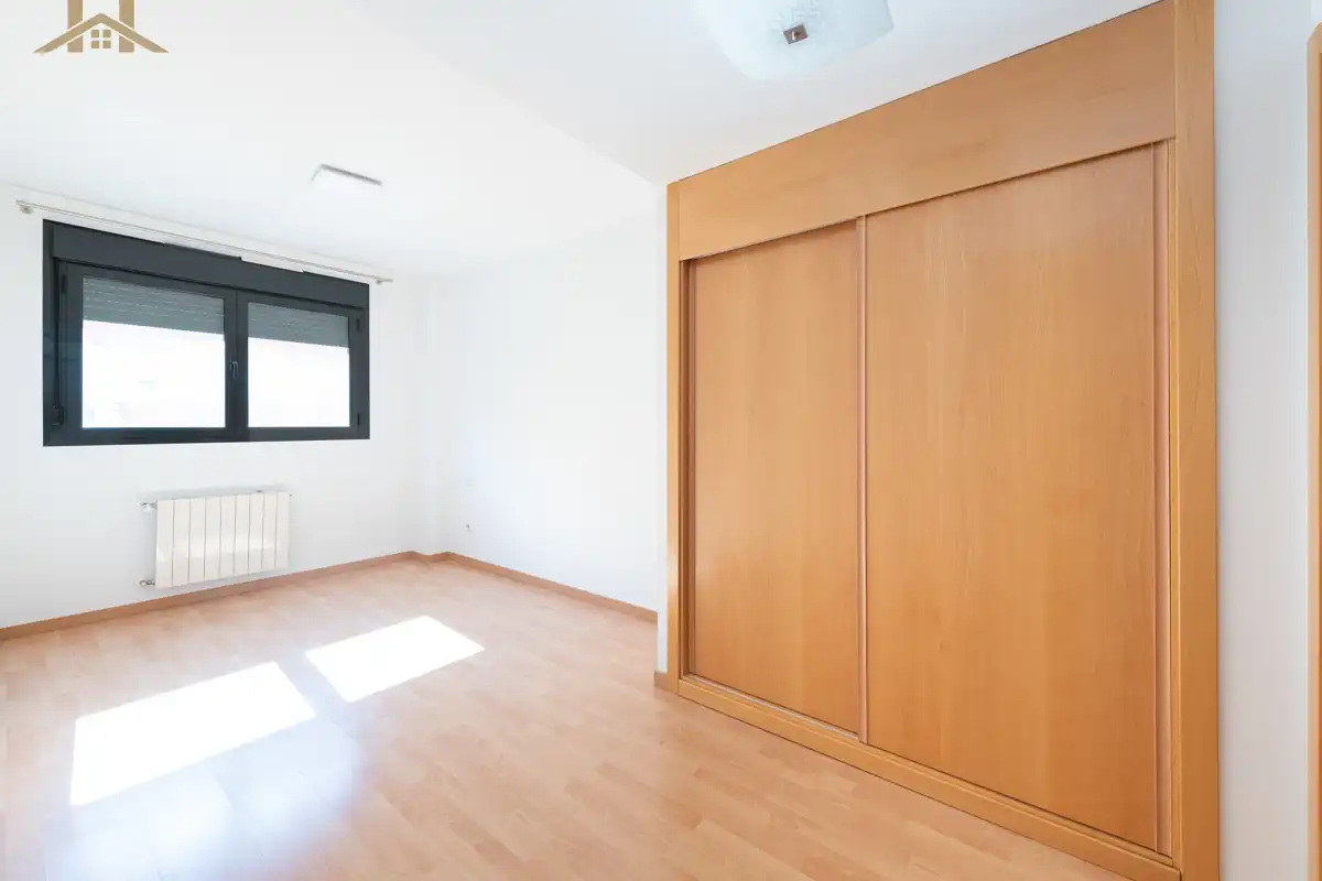 Bedroom of Flat for sale in Pinto  with Air Conditioner, Heating and Storage room