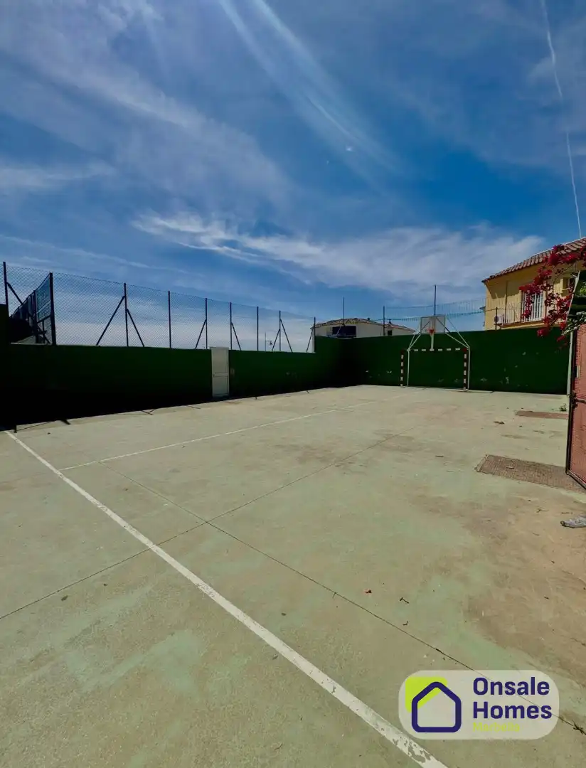 Parking of Detached homes for sale in Fuengirola  with Air Conditioner, Terrace and Balcony
