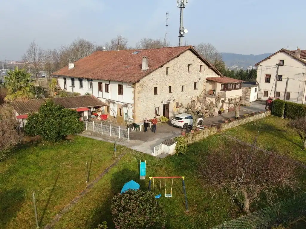 Vista exterior de Casa o chalet en venta en Donostia - San Sebastián  con Terraza, Trastero y Balcón