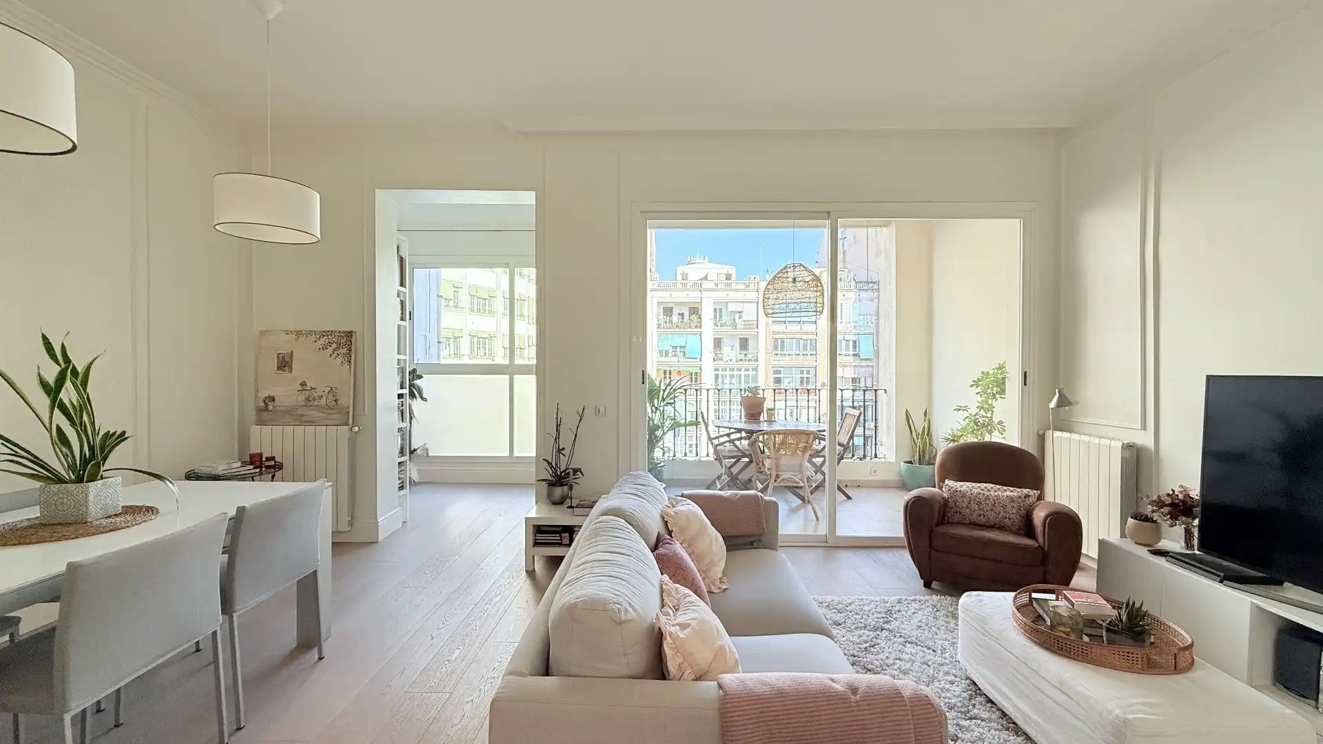 Sala d'estar de Pis en venda en  Barcelona Capital amb Aire condicionat, Calefacció i Terrassa