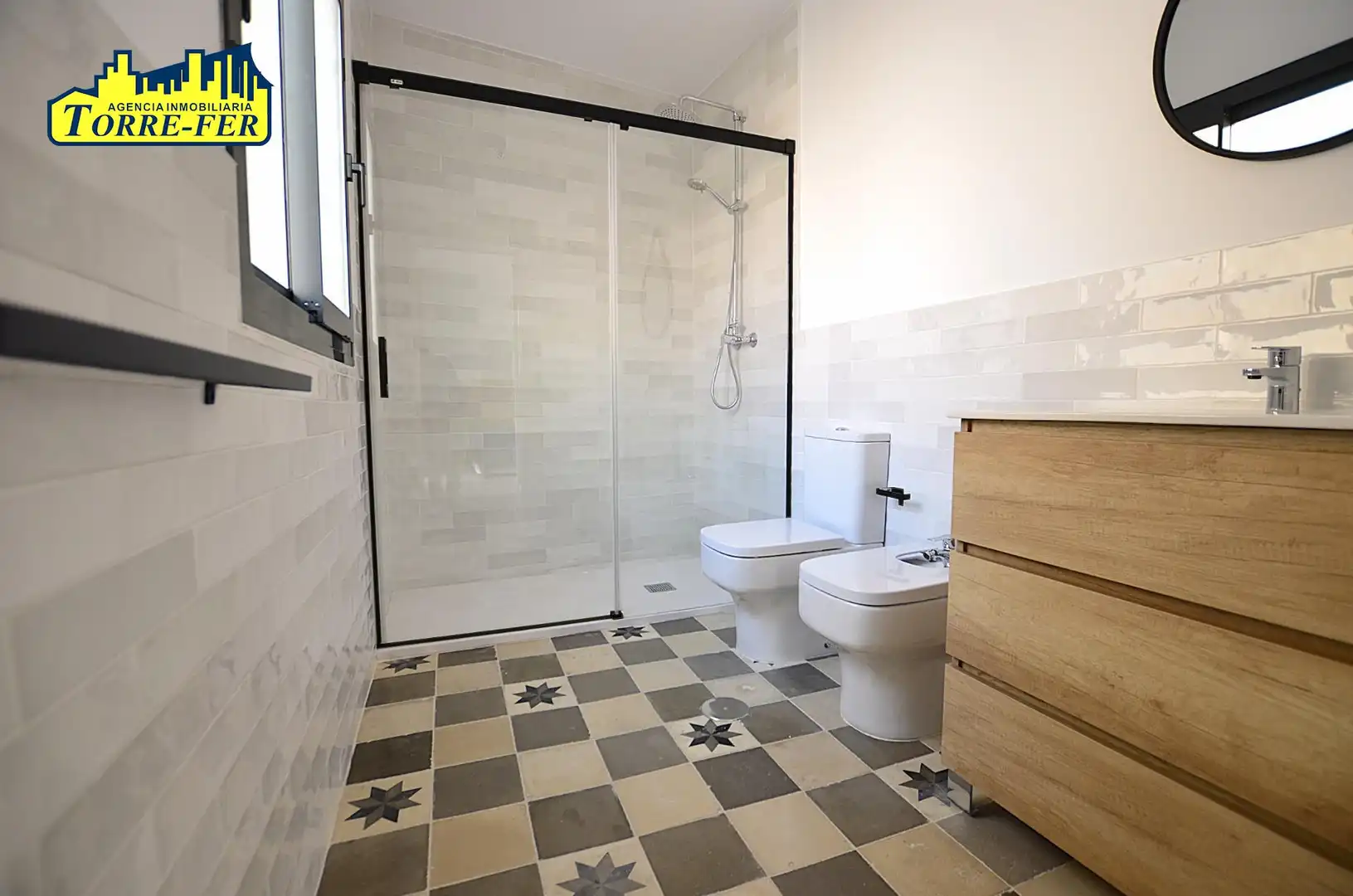 Baño de Ático de alquiler en Almería con Aire acondicionado, Terraza y Amueblado