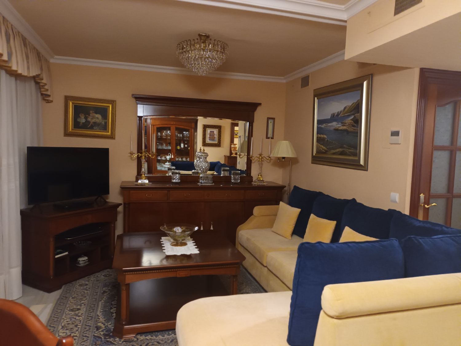 Sala d'estar de Pis en venda en Marbella amb Aire condicionat, Calefacció i Terrassa