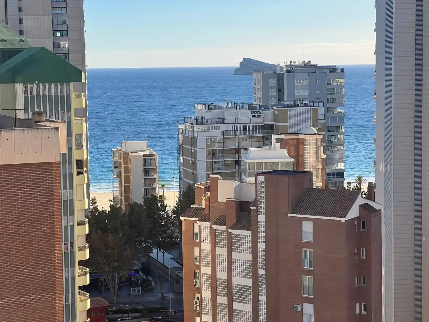Vista exterior de Pis en venda en Benidorm amb Piscina comunitària