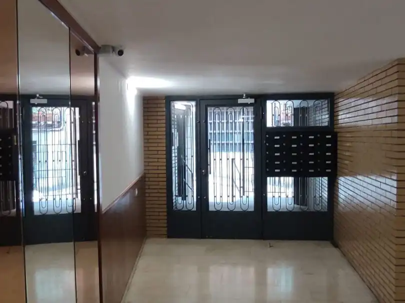 Flat with lift for sale in Carrer de la Conca de Tremp 110