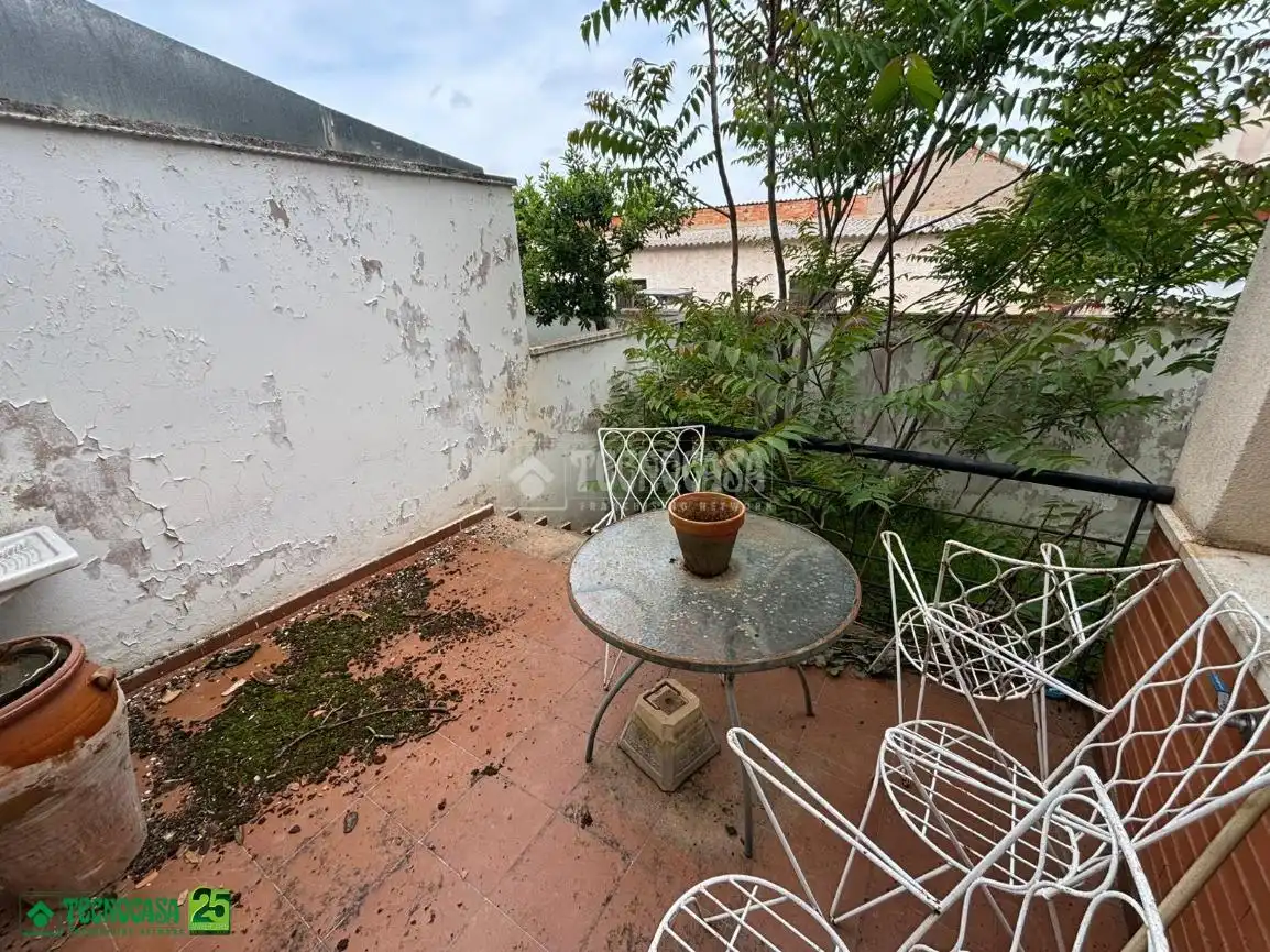 Terrasse von Einfamilien-Reihenhaus zum Verkauf in Granátula de Calatrava mit Heizung