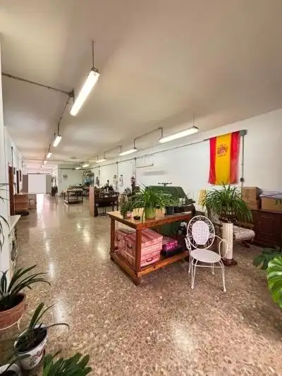 Local comercial de lloguer a Valdepeñas