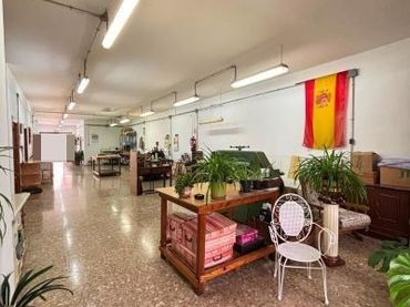 Local comercial de lloguer a Valdepeñas
