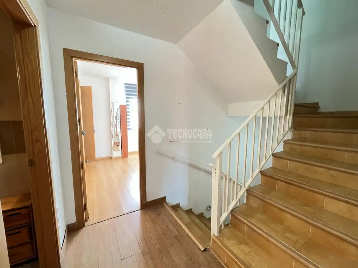 Casa aparellada en venda a Loeches, imagen 14