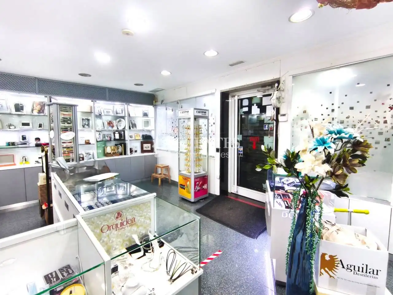 Local comercial en traspàs a Calle Foglietti, imagen 2