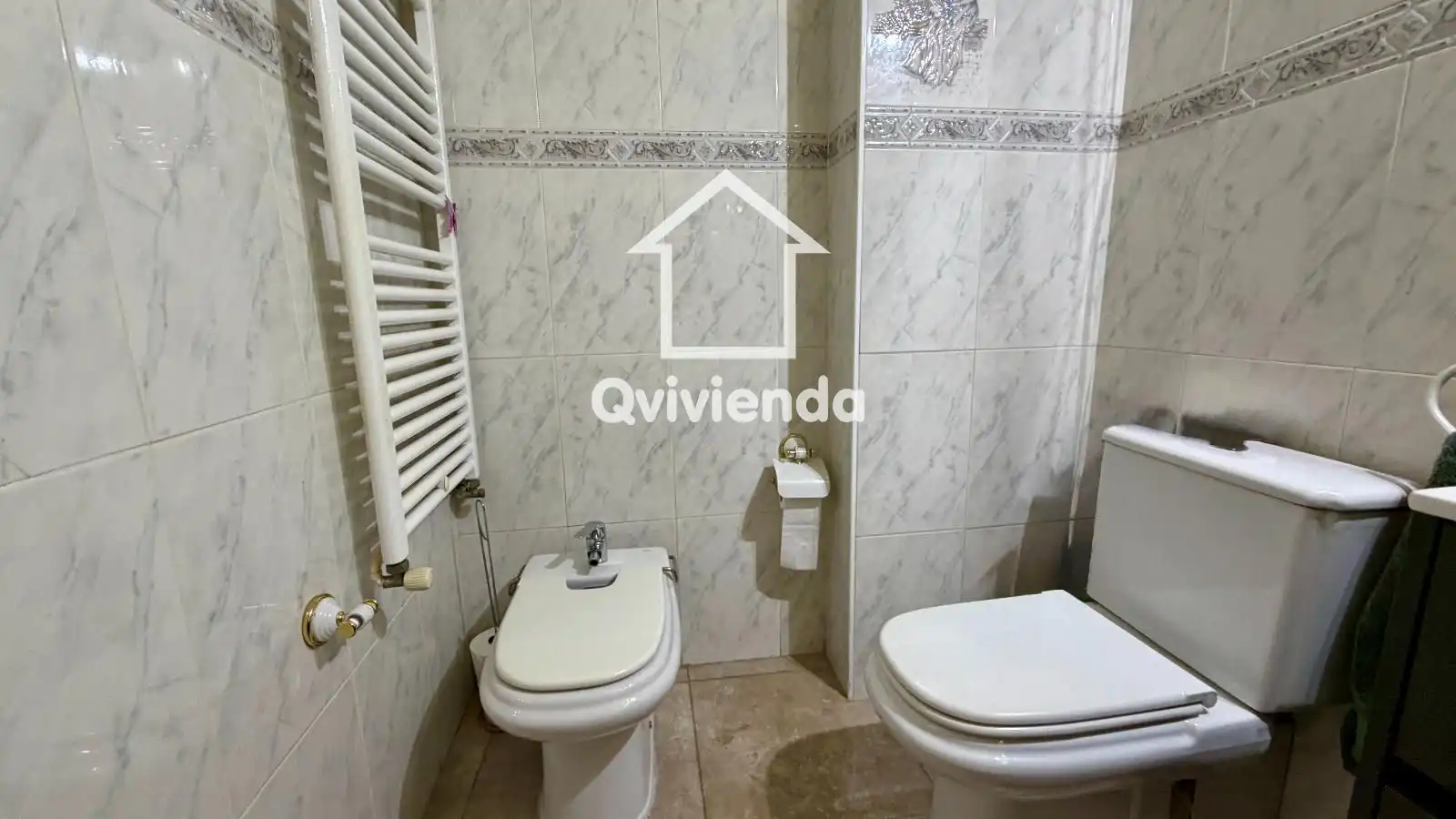 Bathroom of Flat for sale in Terrassa  with Air Conditioner, Heating and Terrace