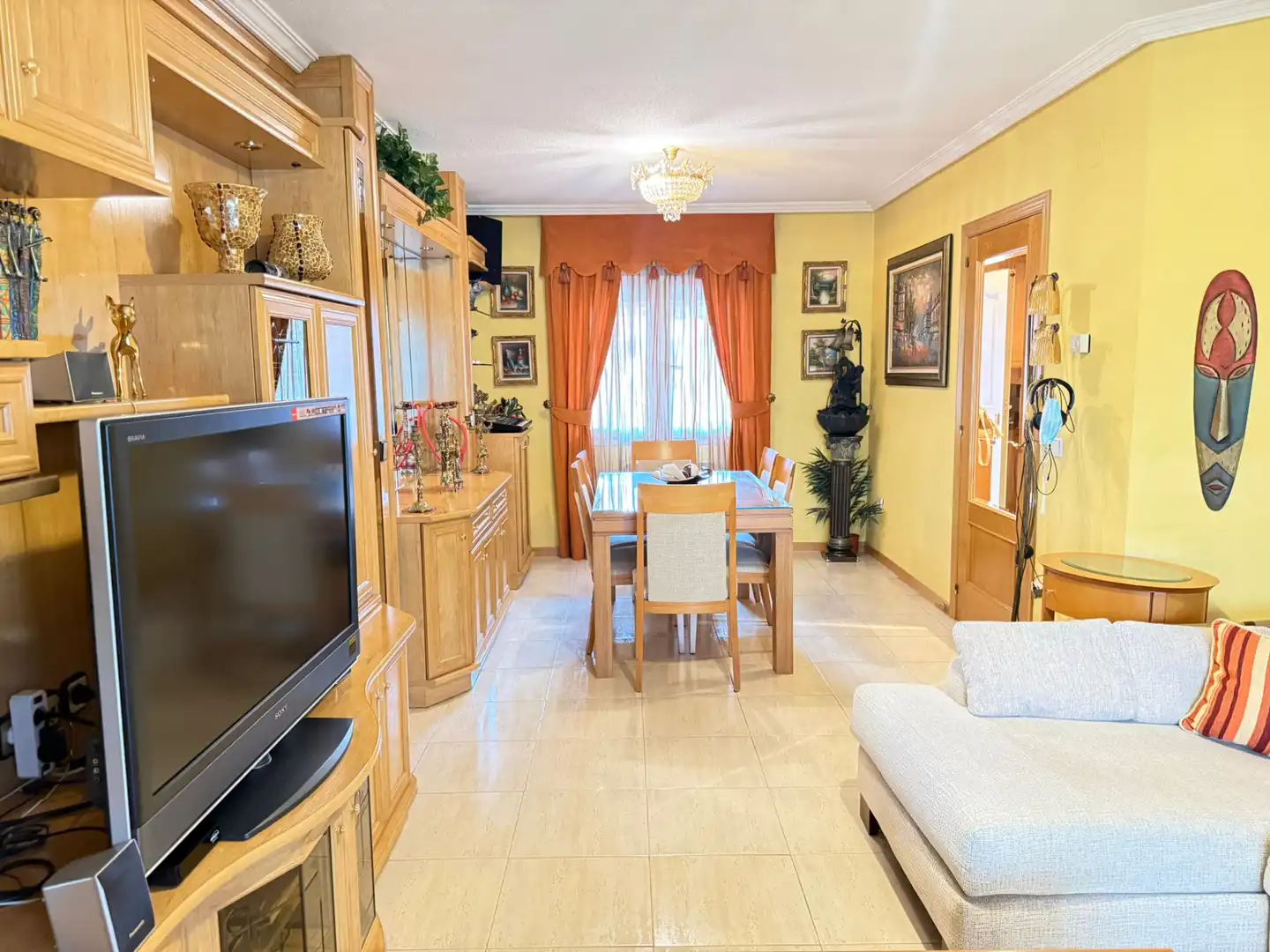 Sala d'estar de Casa adosada en venda en Móstoles amb Aire condicionat, Calefacció i Jardí privat