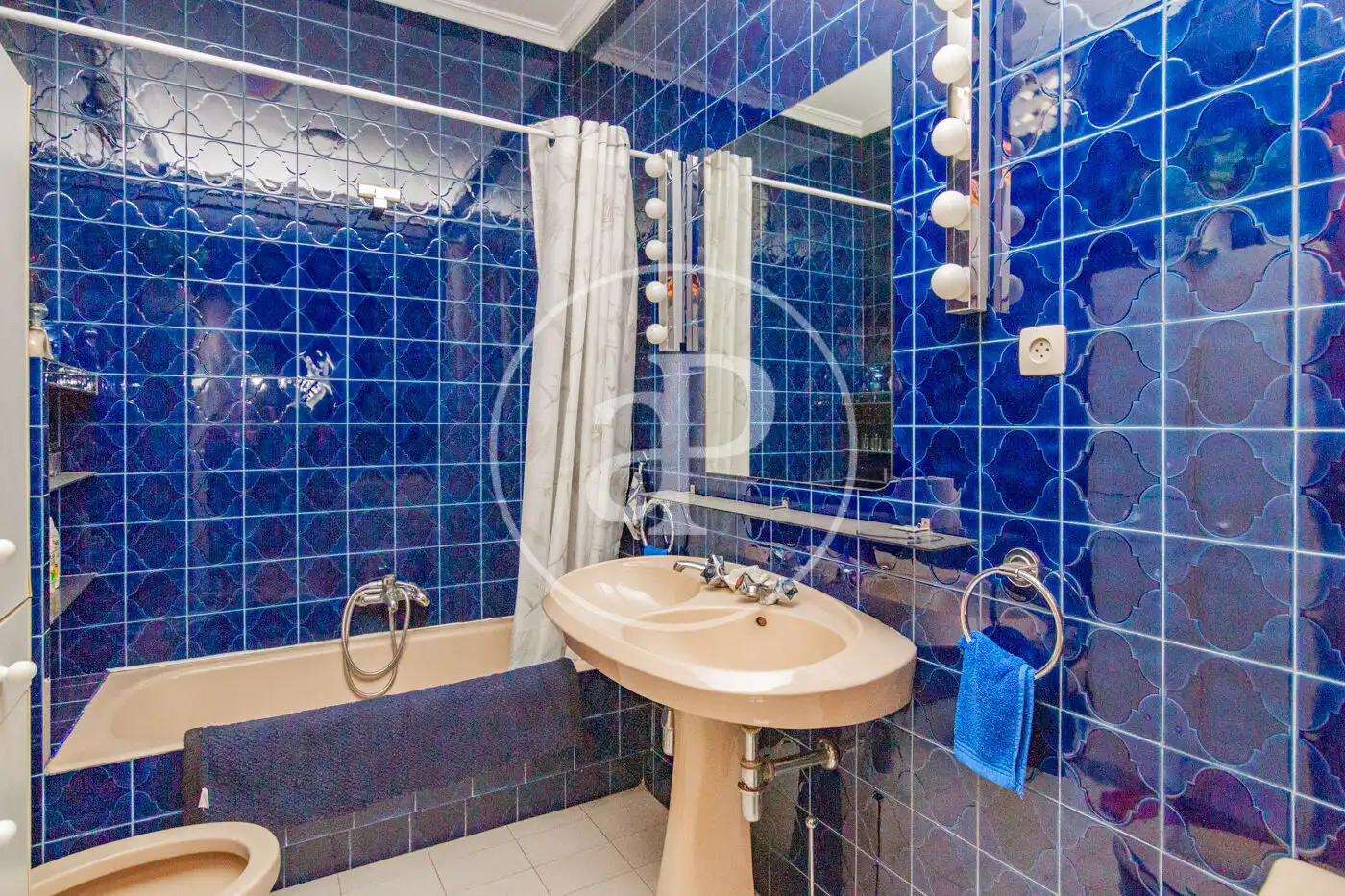 Bathroom of Flat for sale in Madrid  with Heating, Storage room and Balcony
