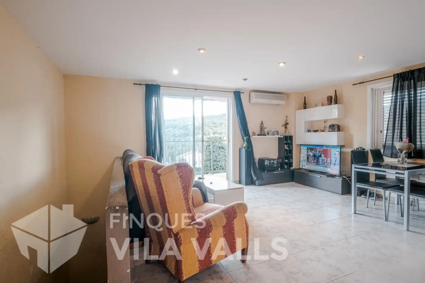 Sala de estar de Casa o chalet en venta en Bigues i Riells del Fai con Calefacción, Jardín privado y Terraza
