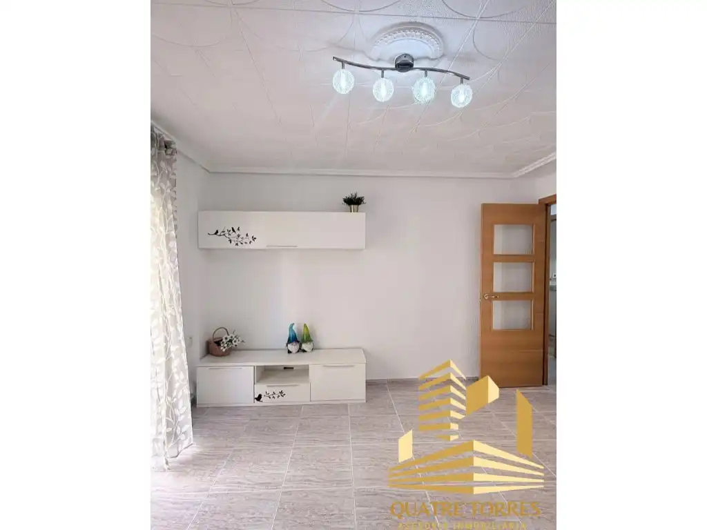 Flat with terrace for sale in Calle Cieza, imagen 3