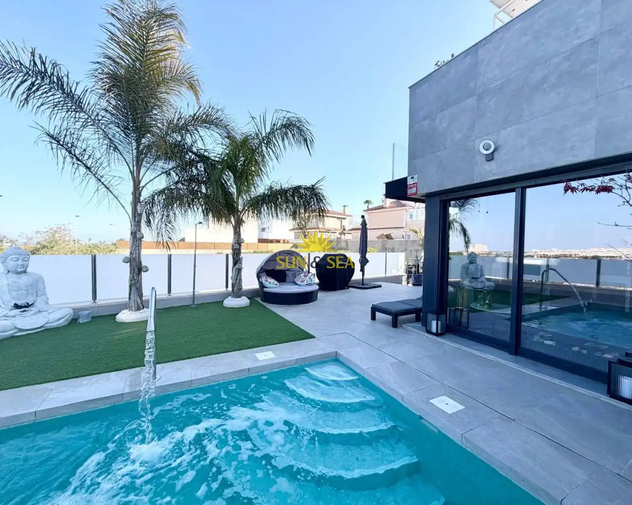 Terrace of Houses for sale in Torrevieja  with Air Conditioner, Heating and Private garden