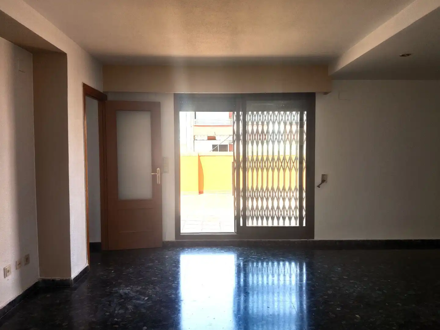 Flat for rent in Valencia  with Terrace
