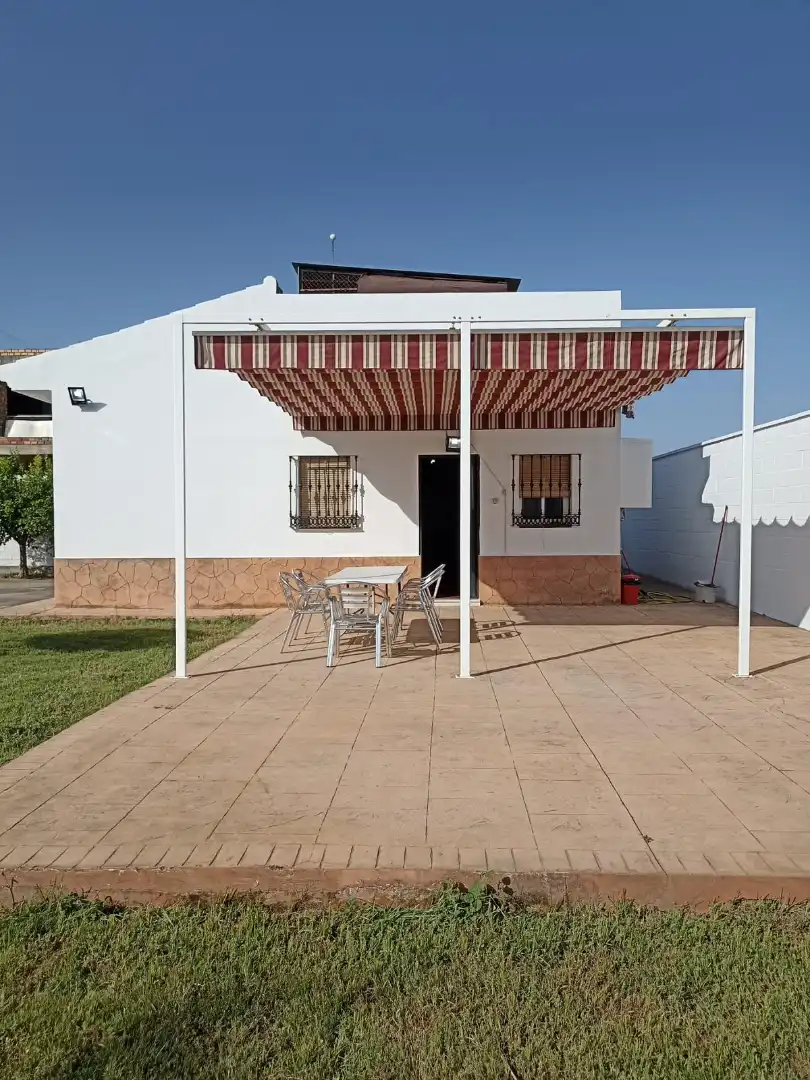 Detached house with pool for sale in Villaverde del Río, imagen 6