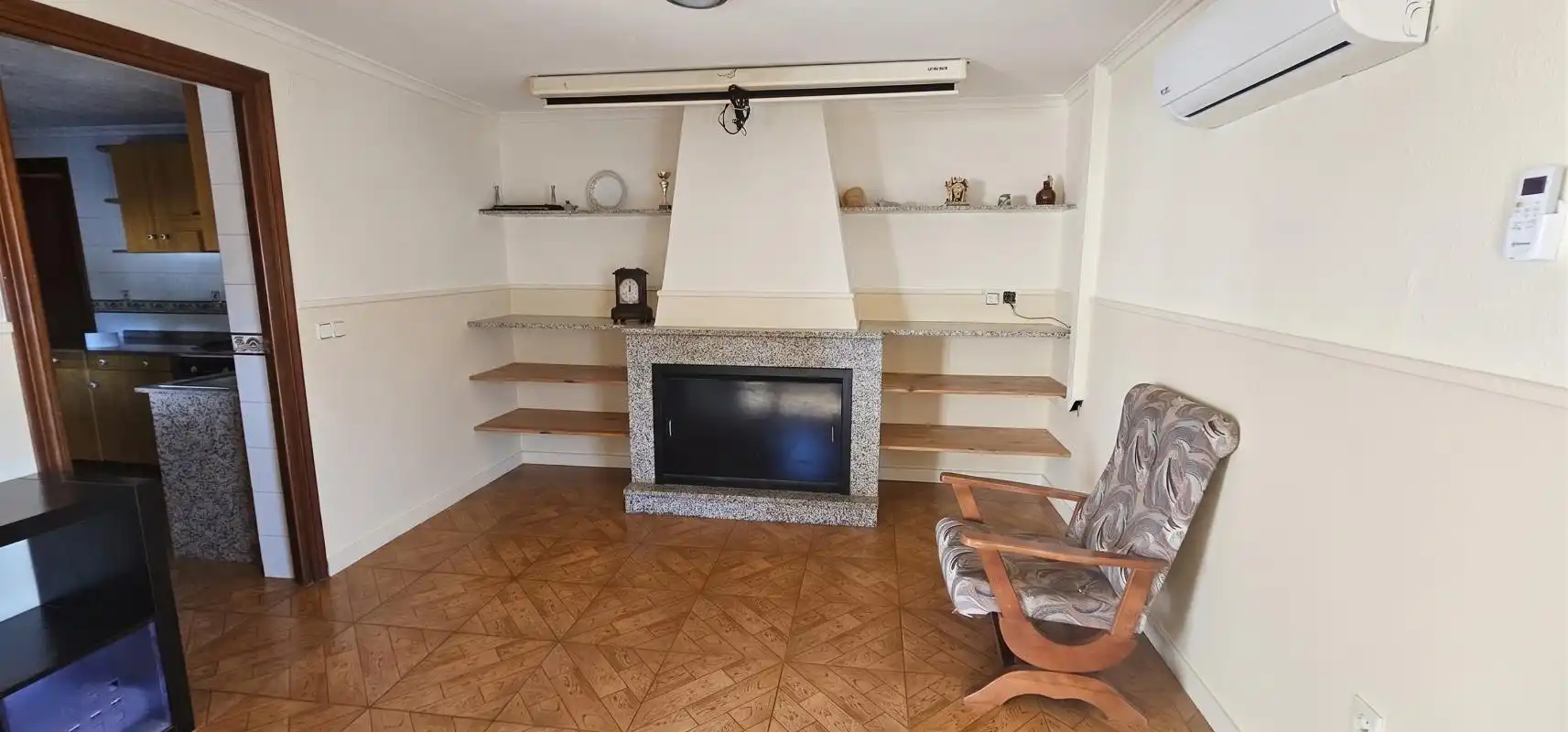 Sala de estar de Casa o chalet en venta en Algueña con Aire acondicionado, Calefacción y Jardín privado