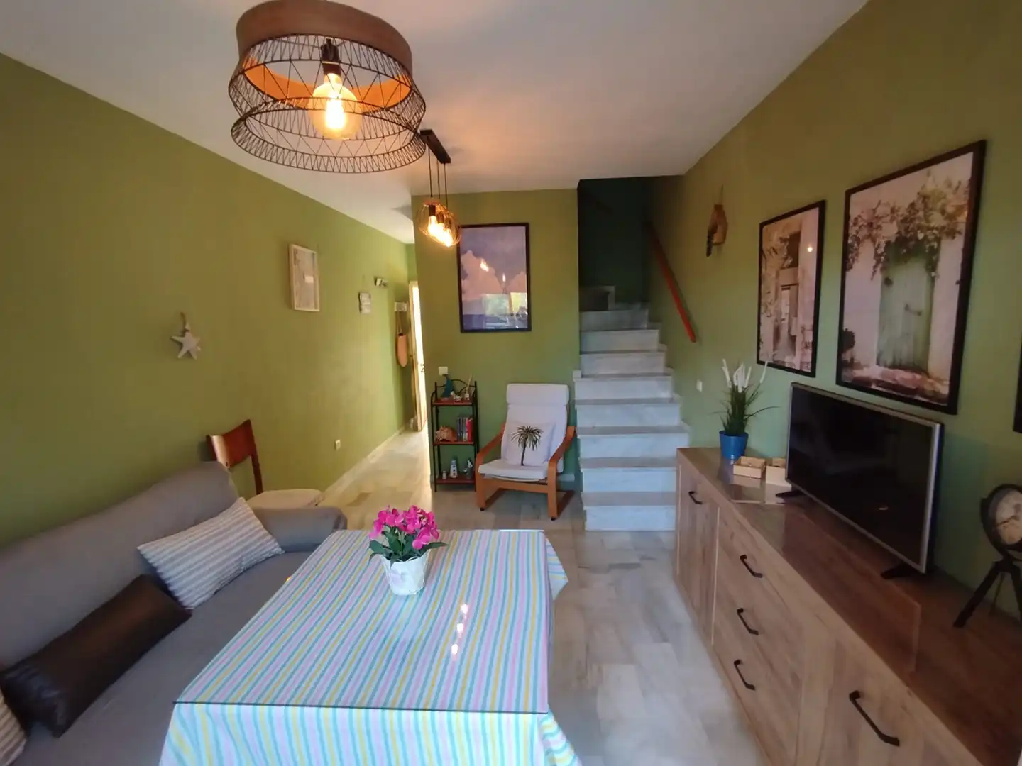 Wohnzimmer von Einfamilien-Reihenhaus zum Verkauf in Islantilla mit Terrasse, Möbliert und Waschmaschine