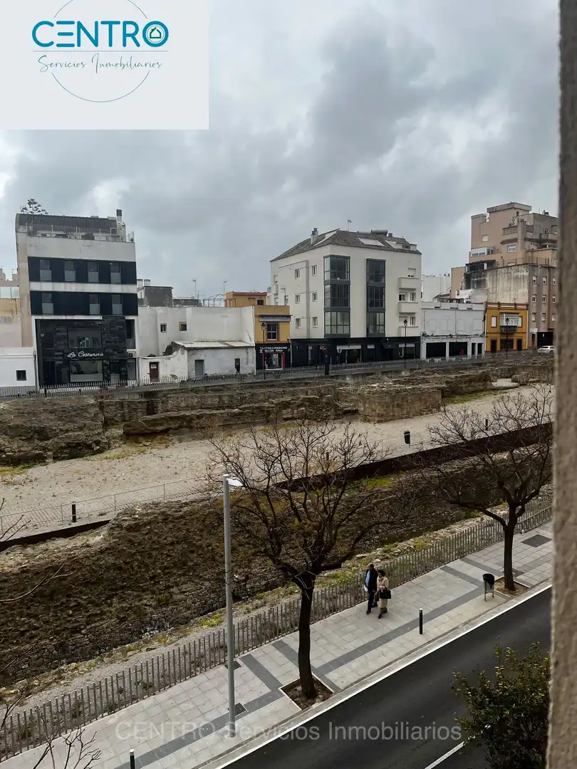 Exterior view of Office for rent in Algeciras