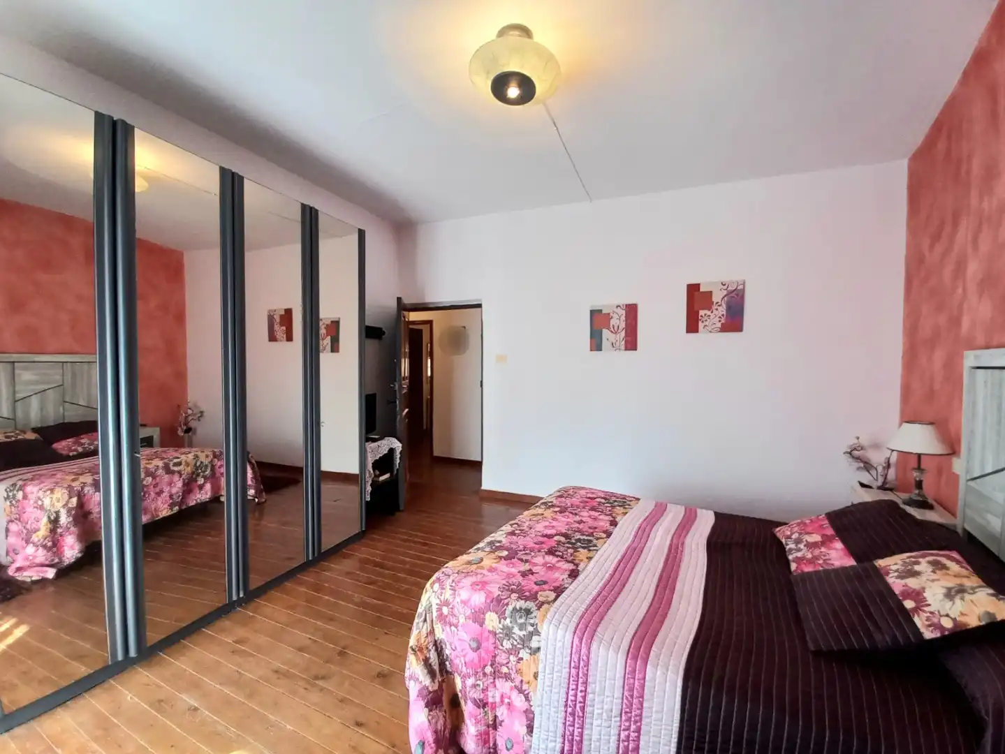 Schlafzimmer von Einfamilien-Reihenhaus zum Verkauf in Presencio mit Privatgarten