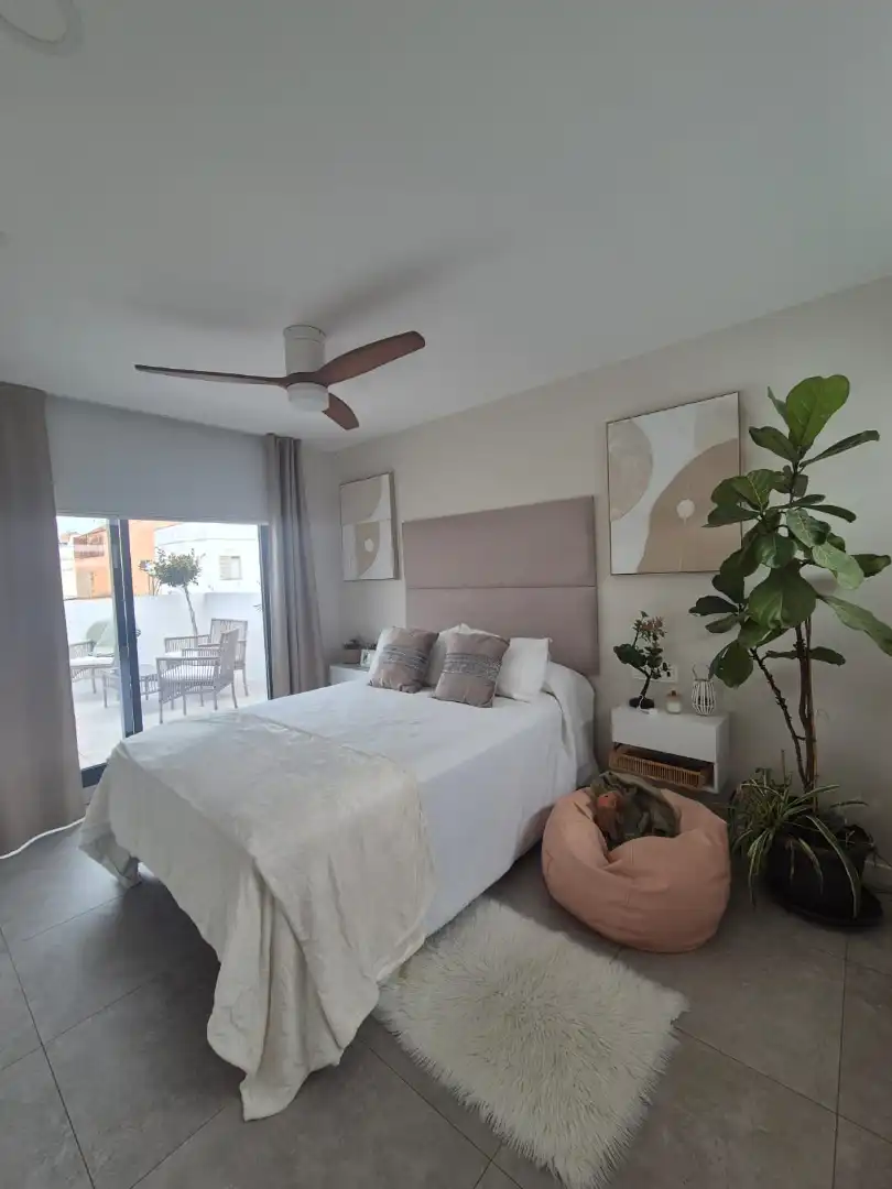 Dormitori de Casa o xalet en venda en Bormujos amb Jardí privat i Terrassa