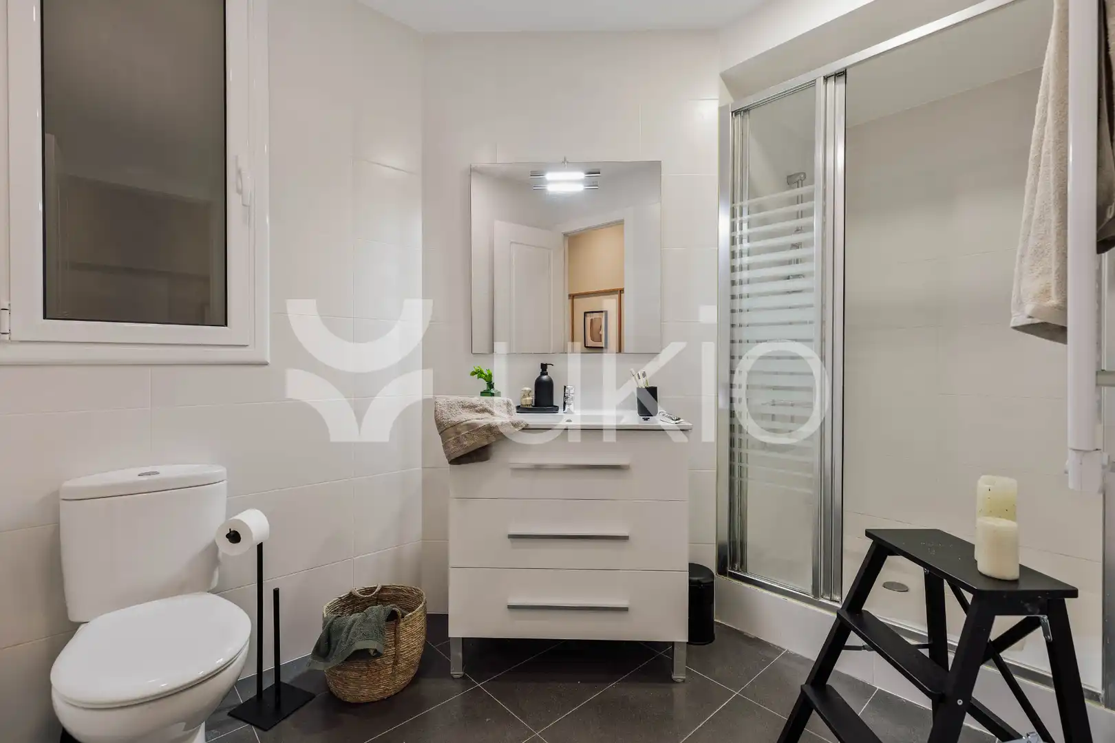 Bathroom of Apartments for rent in Barcelona  with Air Conditioner, Heating and Furnished