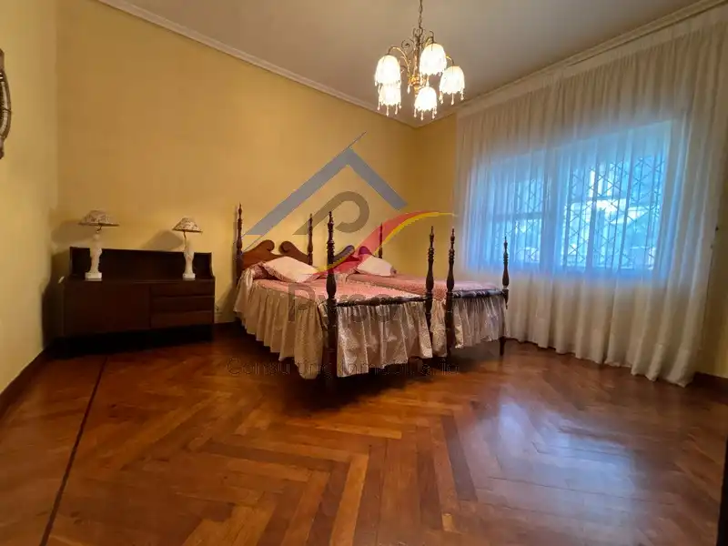 Dormitori de Casa o xalet en venda en Piélagos amb Calefacció, Jardí privat i Parquet